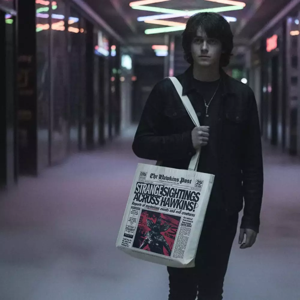 Bolsa Shopping Stranger Things “Newspaper” - Image 2
