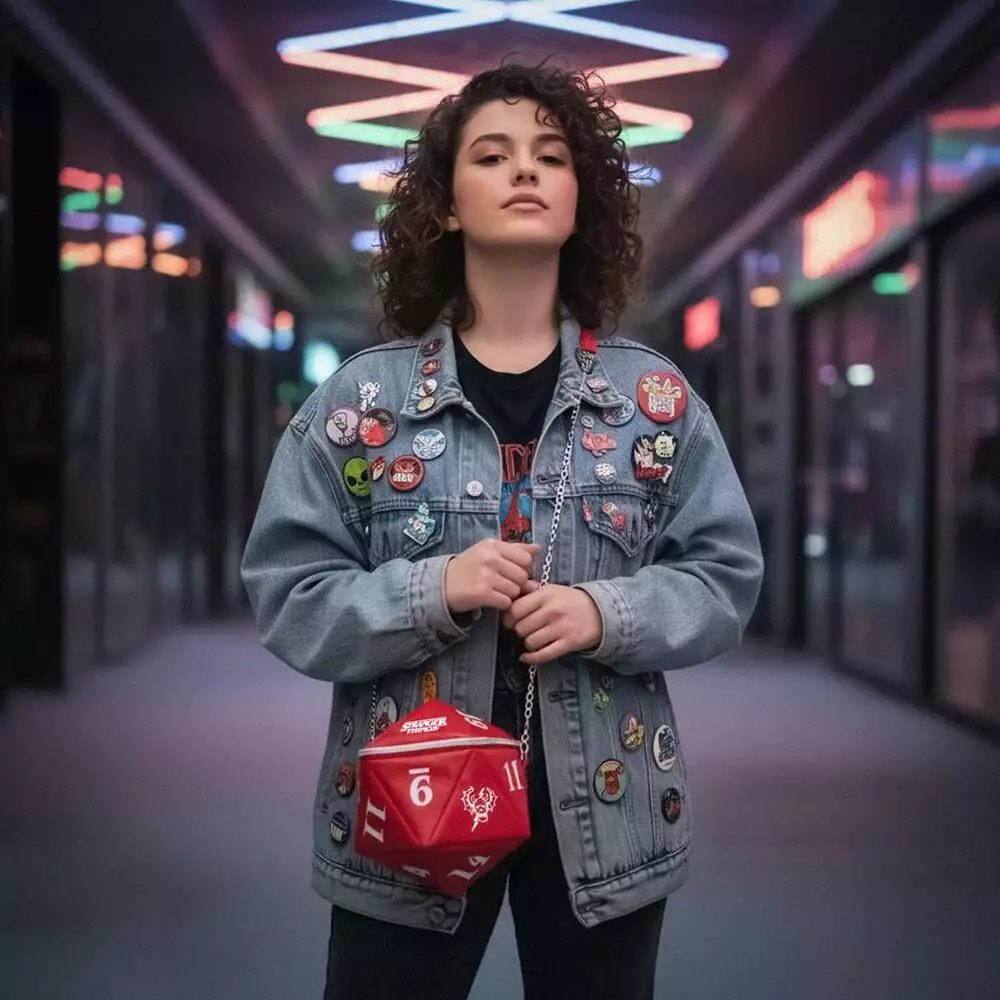 Bolso Faux Leather Stranger Things – “D&D Dice” - Image 6