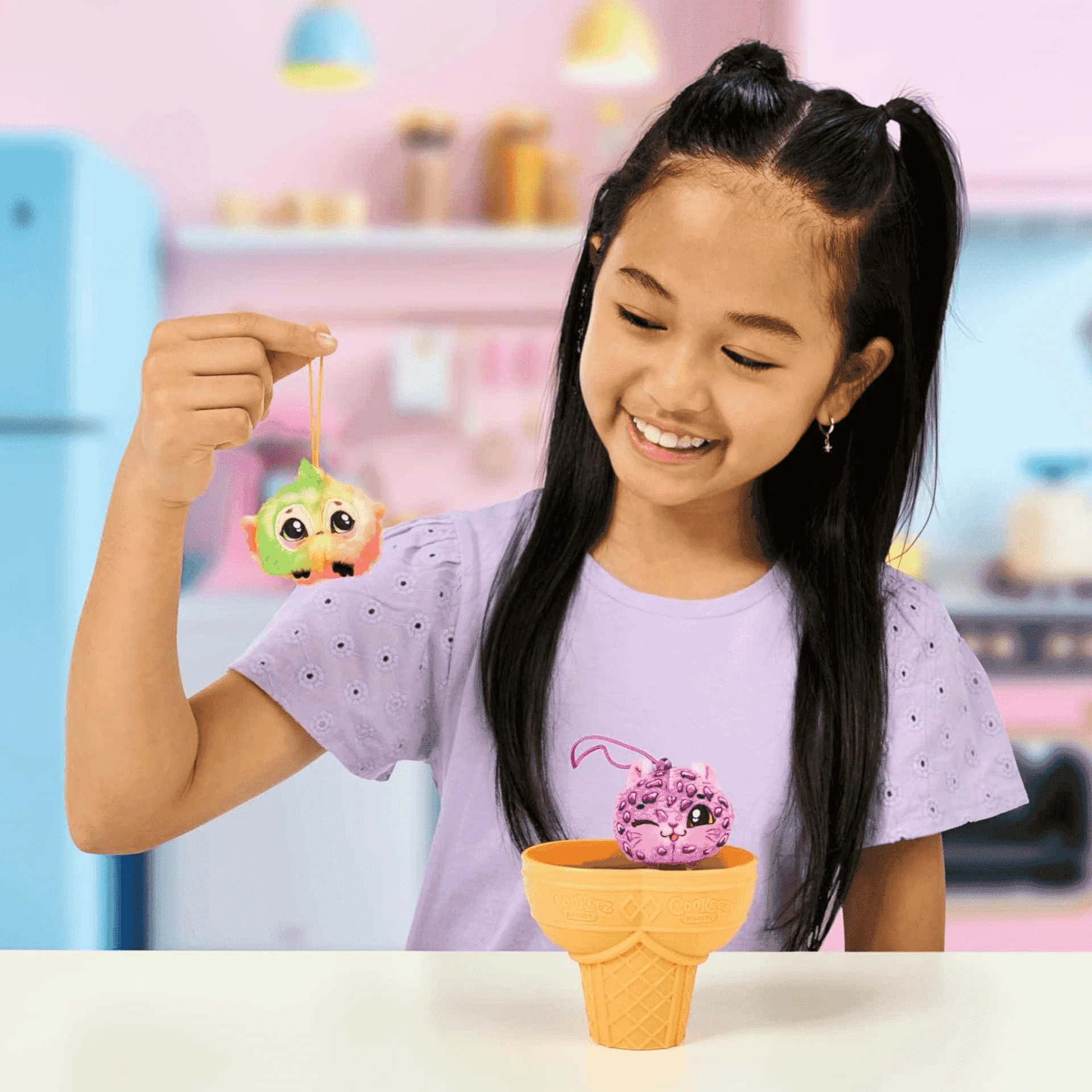 Cookeez Makery Yum Yumz - Peluche Perfumado Sorpresa - Image 5
