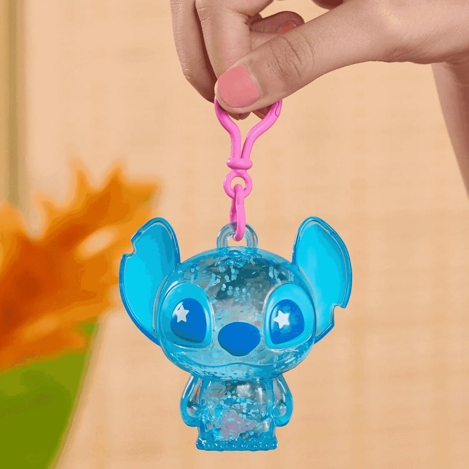 Figura con clip Swirl-a-Stitch 7,6 cm – Disney Stitch con purpurina y cuentas líquidas - Image 2
