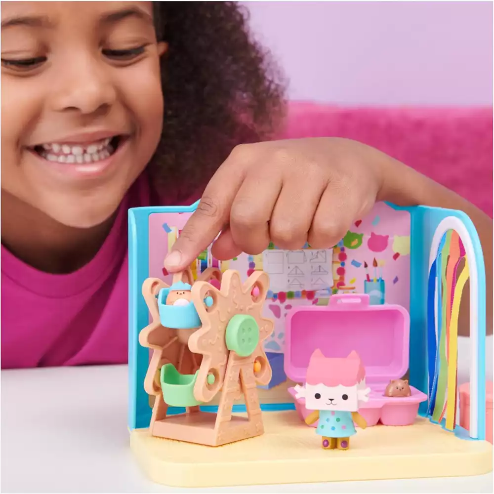 Sala de Manualidades Bebé Box -La Casa de Muñecas de Gabby - Image 5