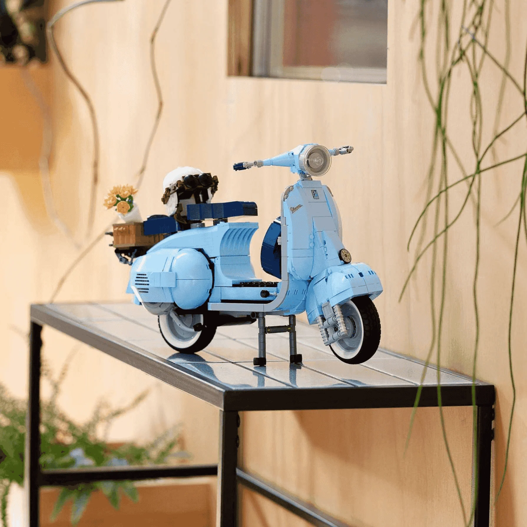 Kit de construcción LEGO 10298 Vespa 125 (1106 piezas) - Image 6