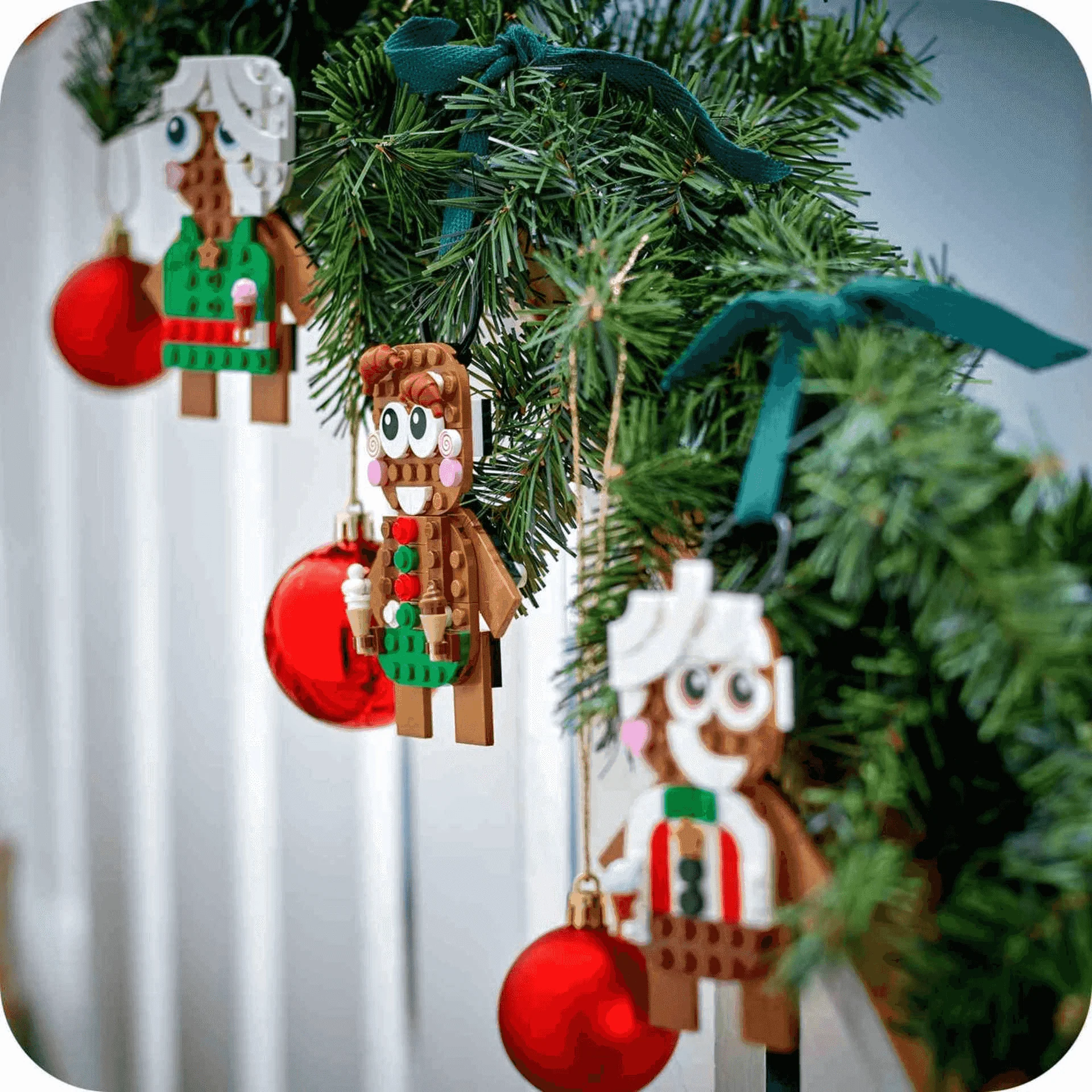 LEGO Adornos de Pan de Jengibre 40642 - Image 3