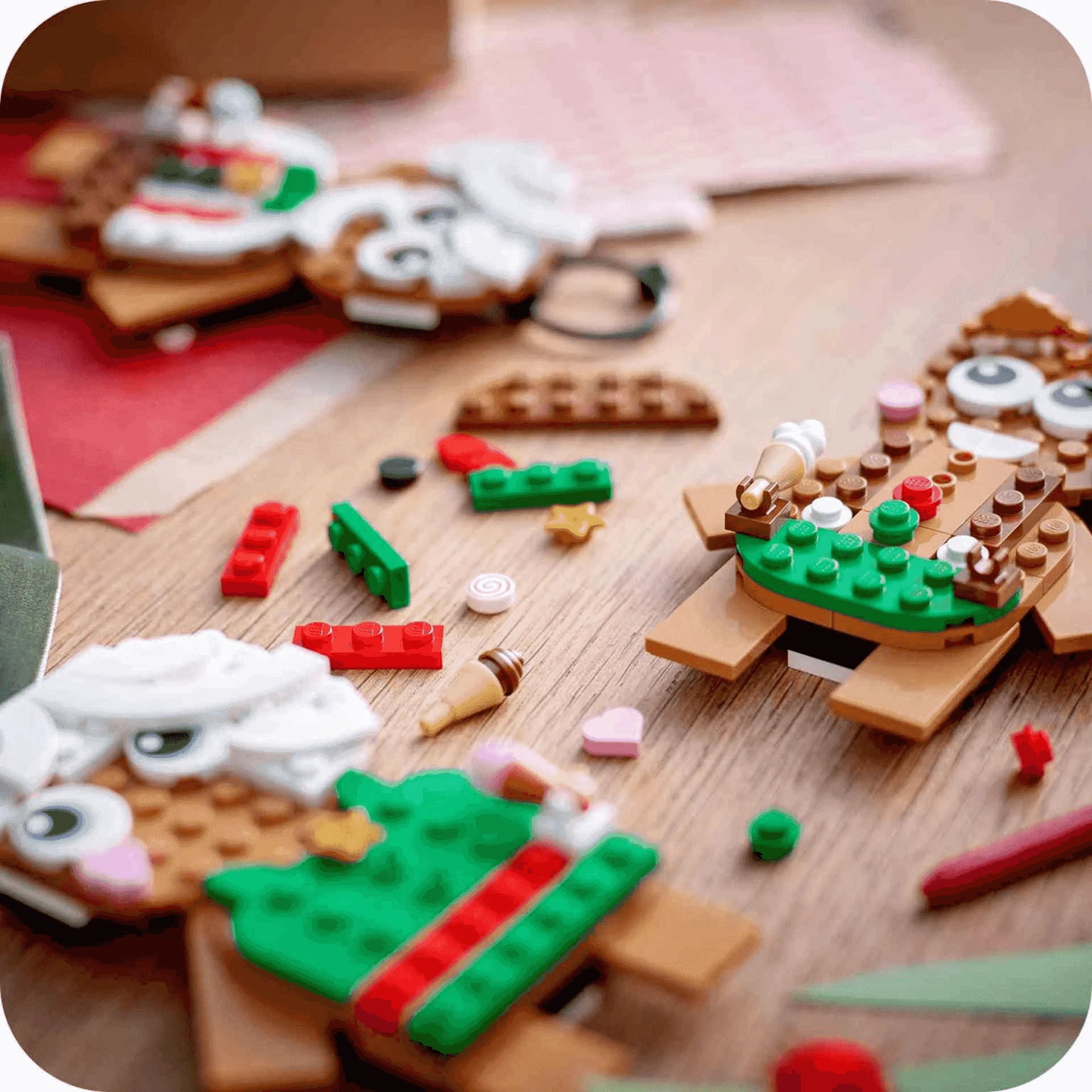 LEGO Adornos de Pan de Jengibre 40642 - Image 4