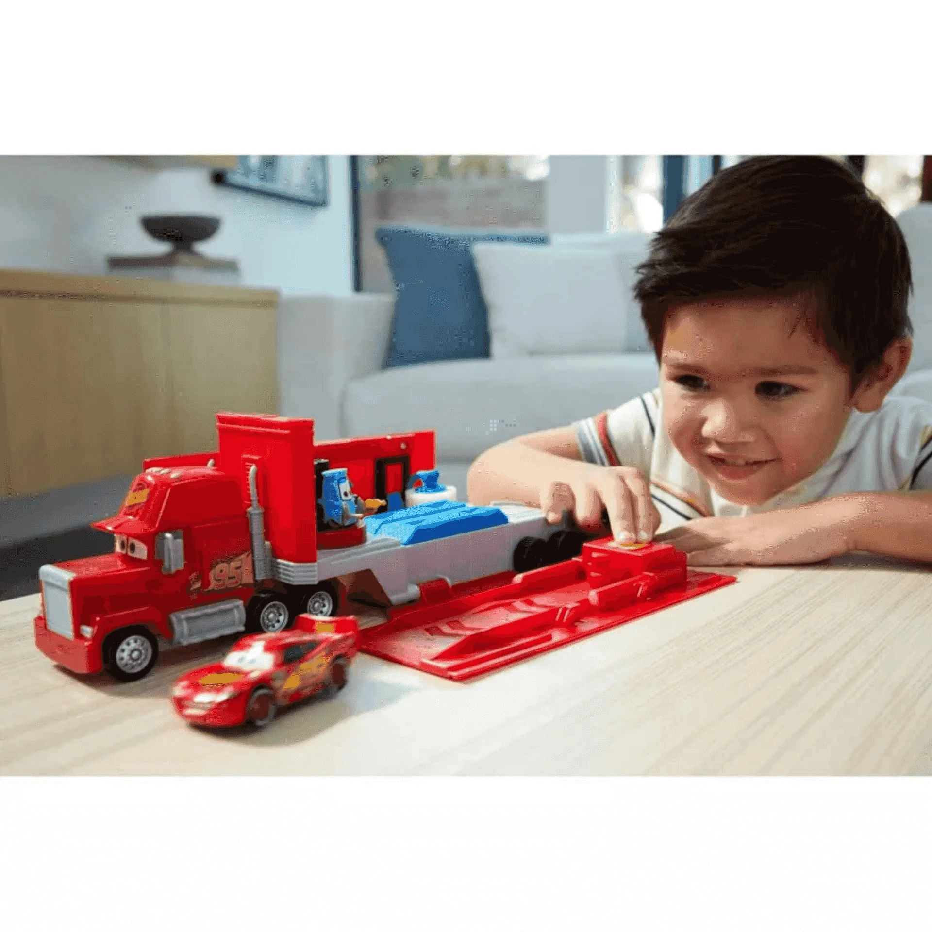 Mattel Cars Camión Mack Convertible Pista para Coches - Image 4