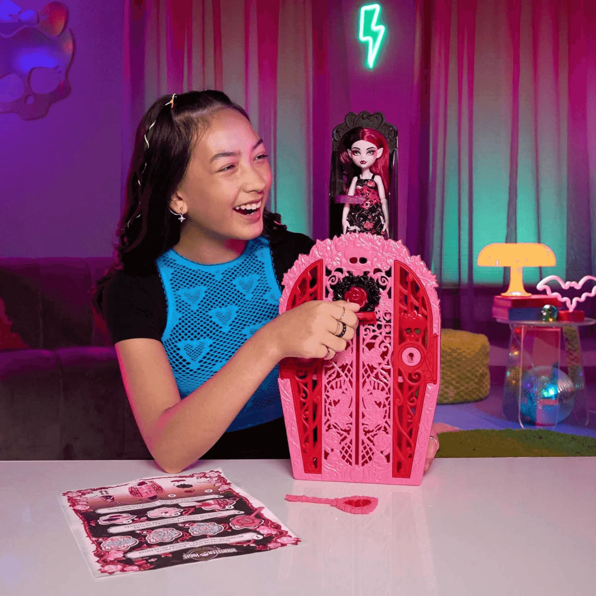 Monster High Skulltimate Secrets Draculaura - Image 3