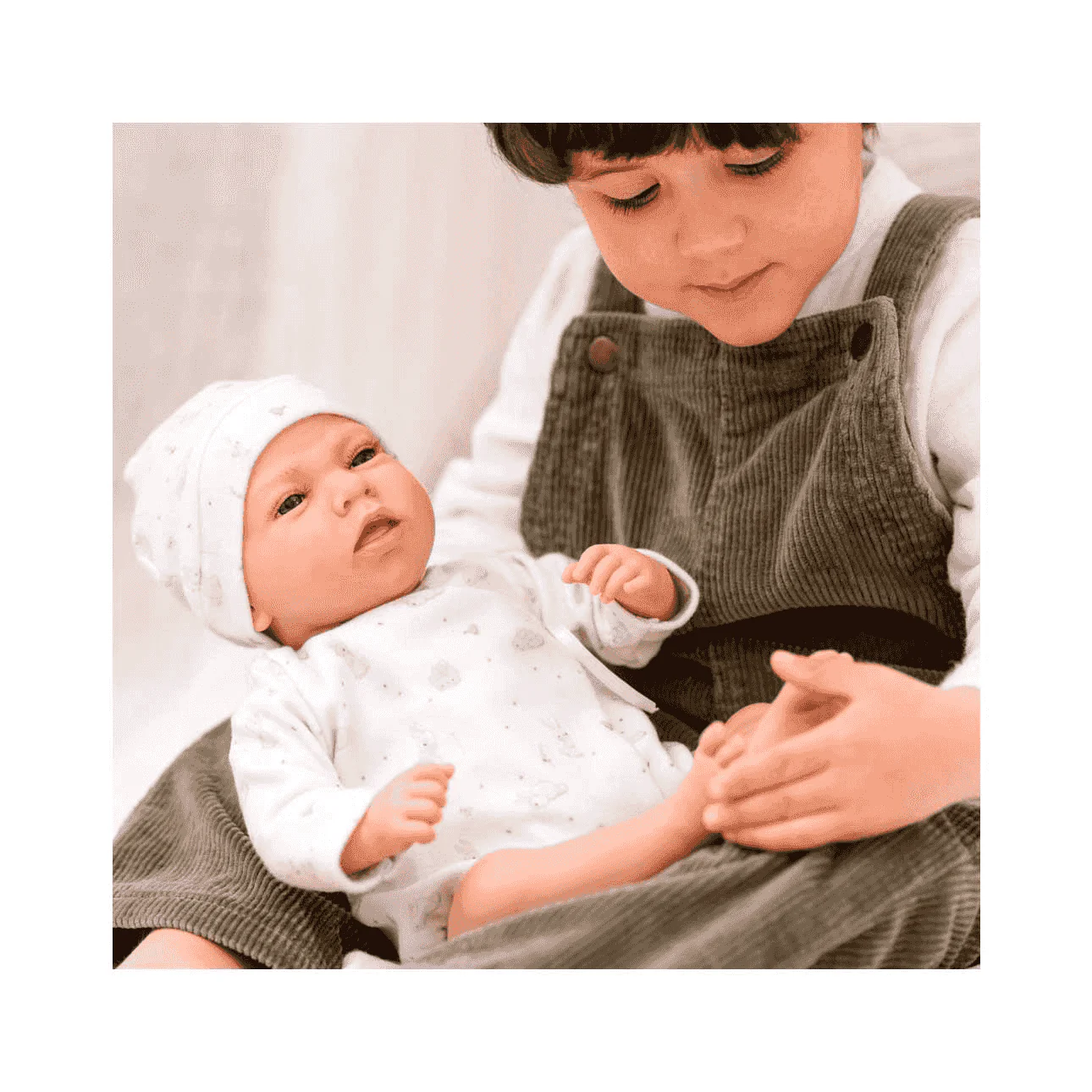 Muñeca Elegance Dafne 40 cm con saco de Nube y peso - Image 9