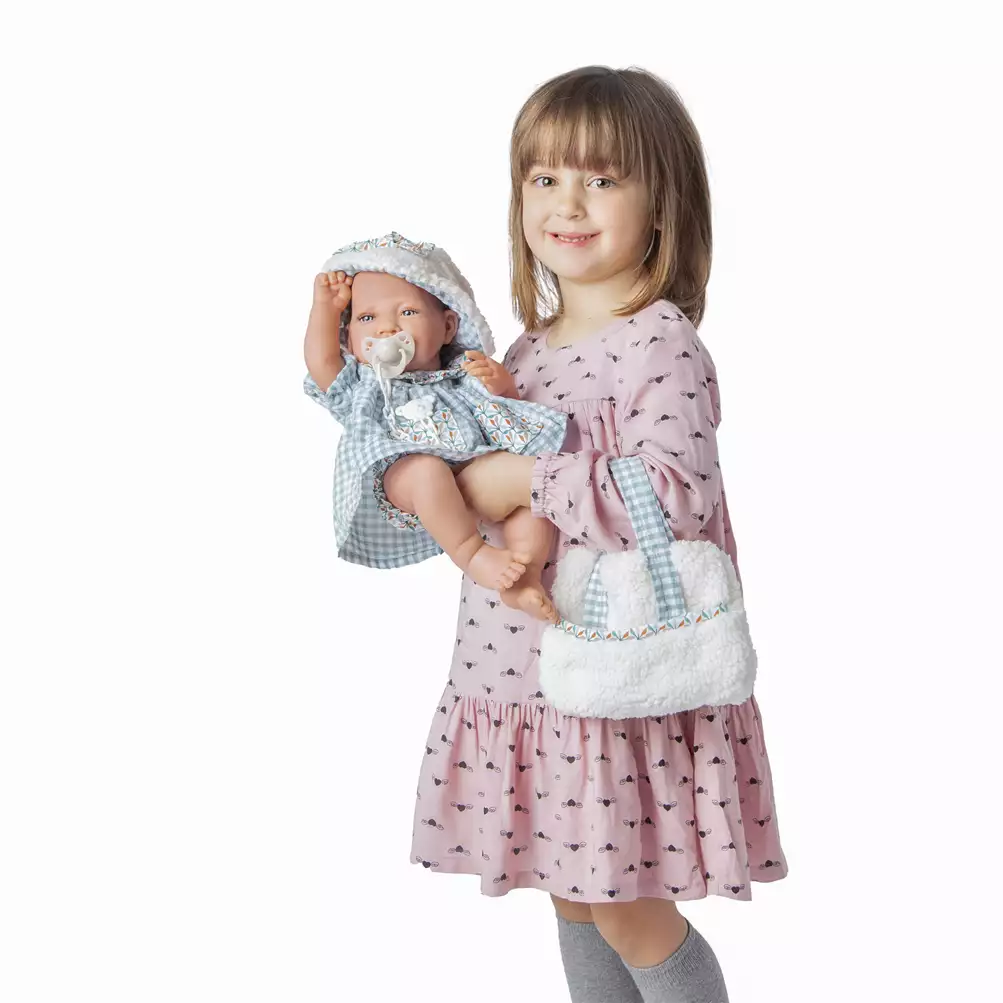 Muñecas Antonio Juan Recién Nacida con Bolsito de Borreguillo 42 cm - Image 3
