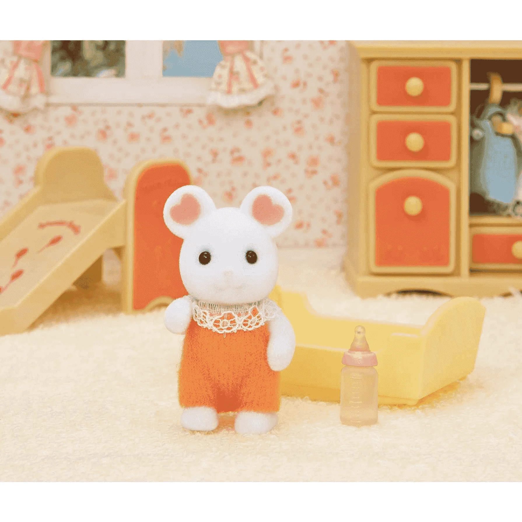 Sylvanian Families Bebe Ratón Marshmallow - Image 3