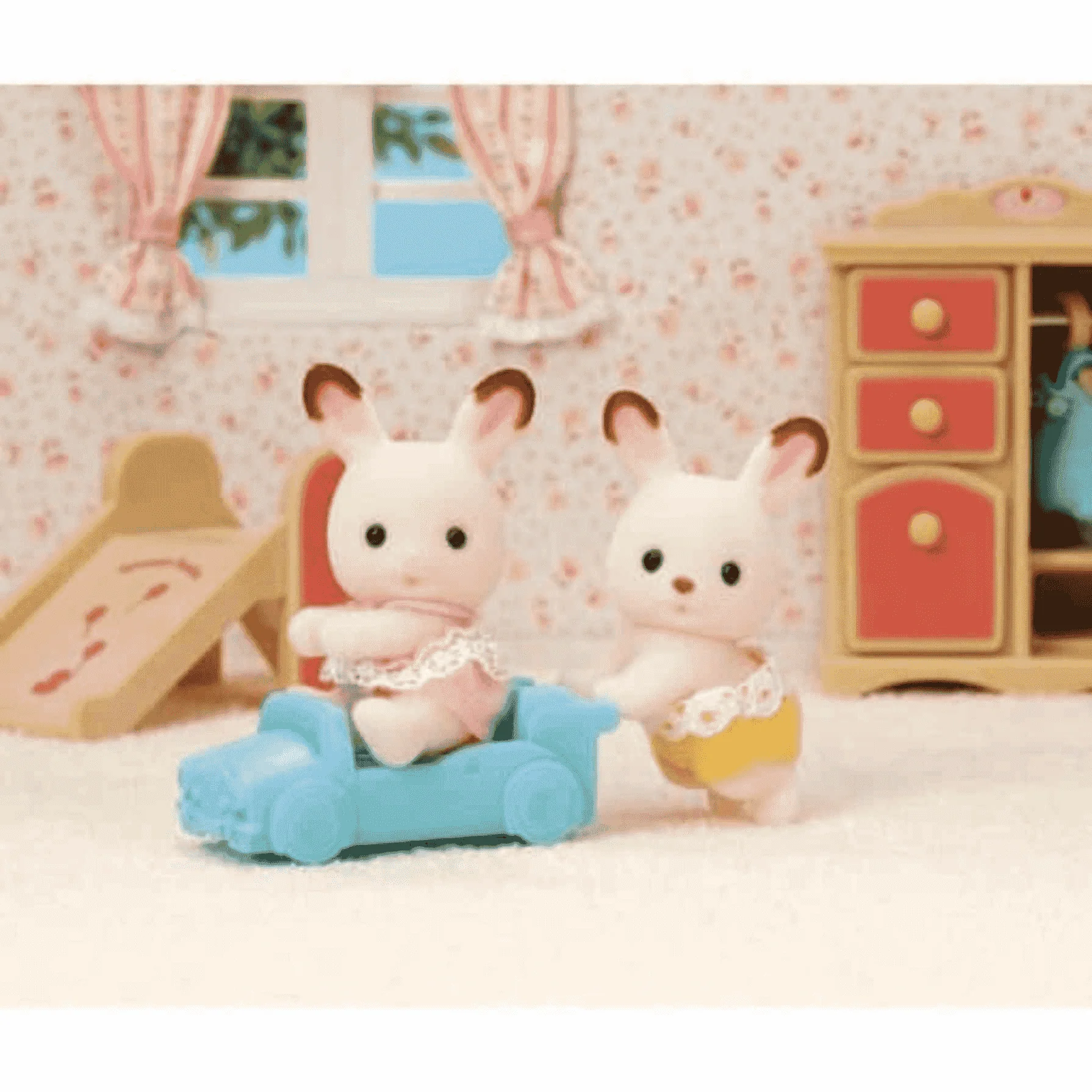 Sylvanian Families Gemelos Conejo Chocolate - Image 3